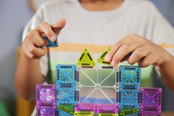 Magna-Tiles MicroMAGS Deluxe 55-Piece Travel Set Toys