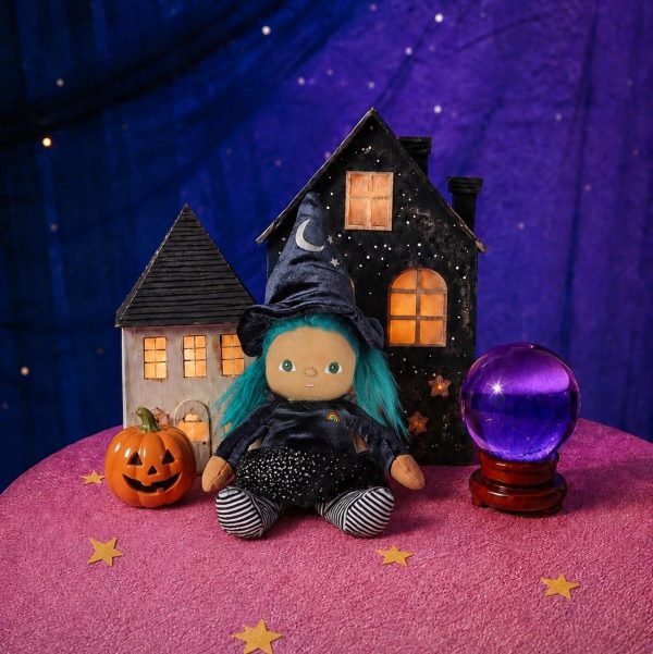 Dinky Dinkum Winnie Witch made by Olli Ella