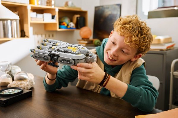 LEGO Star Wars Anzellan Starship 75445 available at Blossom